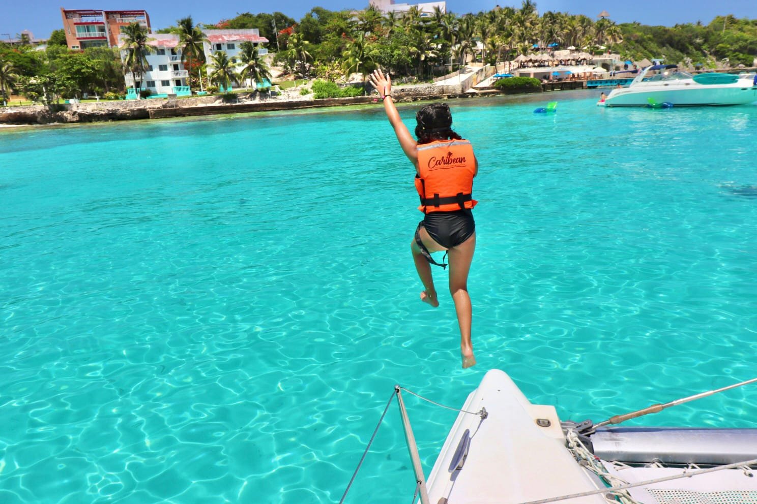 Catamaran tour to Isla Mujeres